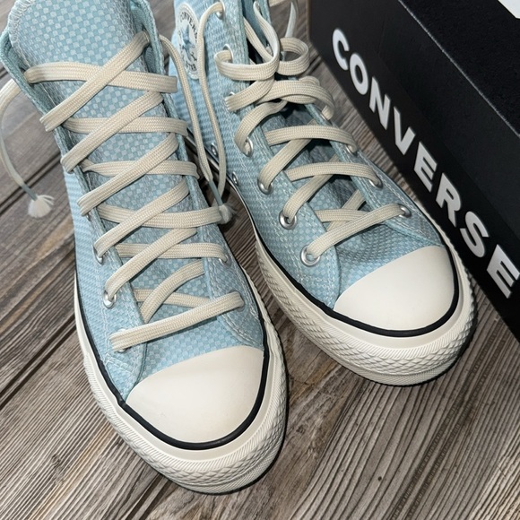 Converse Women's Light Blue High-Top Sneakers sz 6 CTAS lift hi NEW in box - Picture 2 of 5